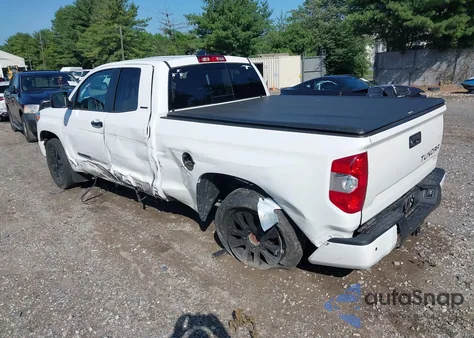 2021 Toyota Tundra Double Cab Limited z USA, uszkodzony, nr VIN 5TFBY5F10MX988652